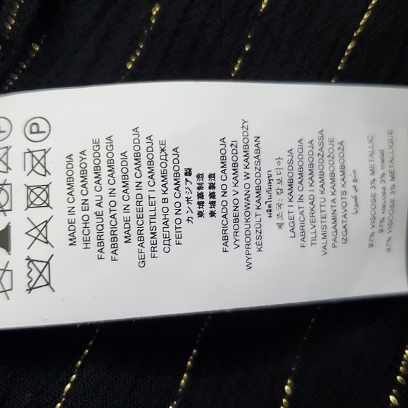 *NWT* MICHAEL MICHAEL KORS Black w/Gold Metallic Threading Ruffle Top, size M - Picture 6 of 6